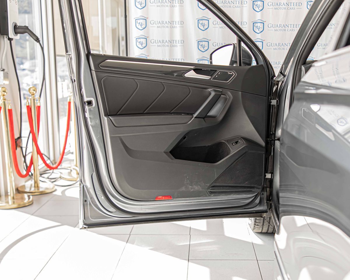 2019 Volkswagen Tiguan SEL Premium photo 26
