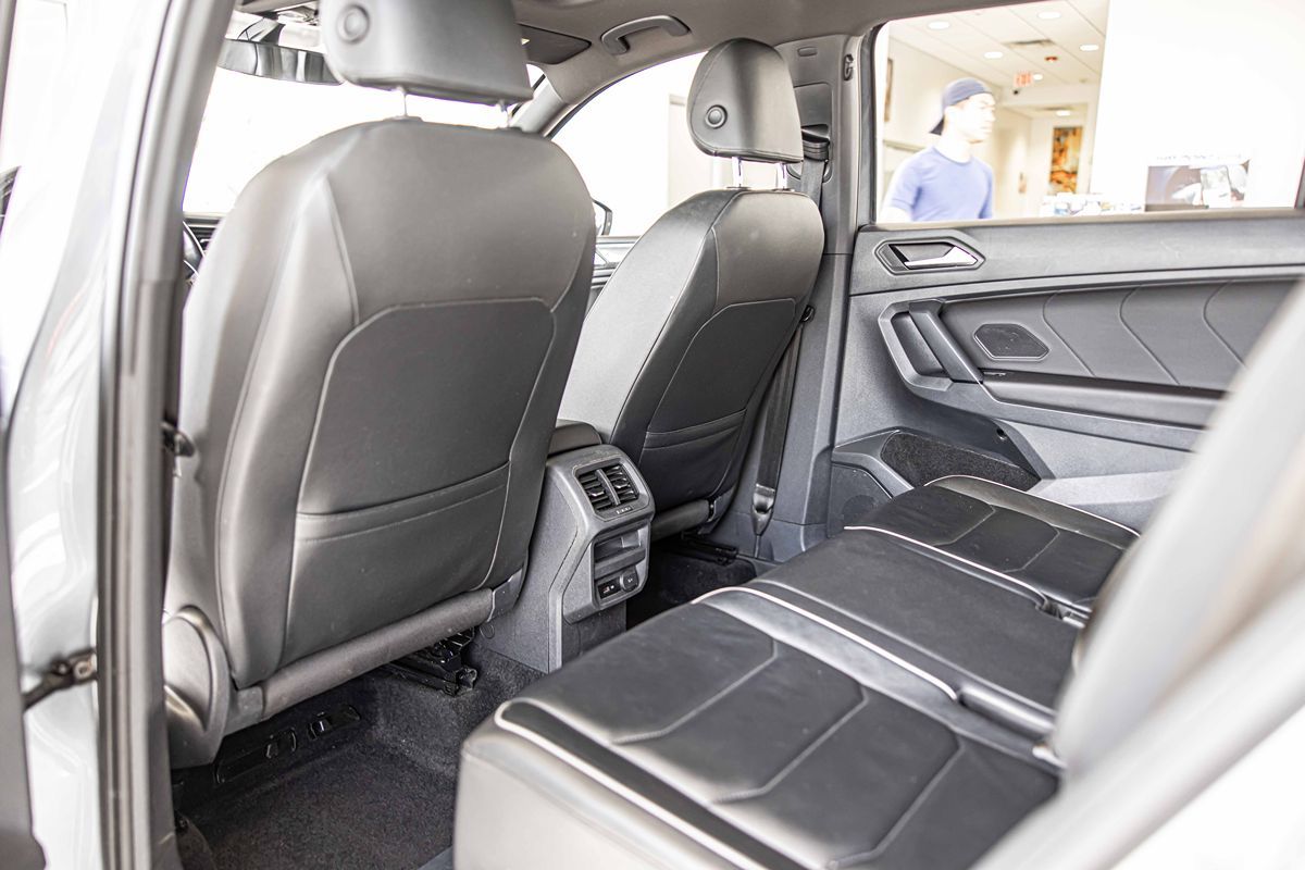 2019 Volkswagen Tiguan SEL Premium photo 28