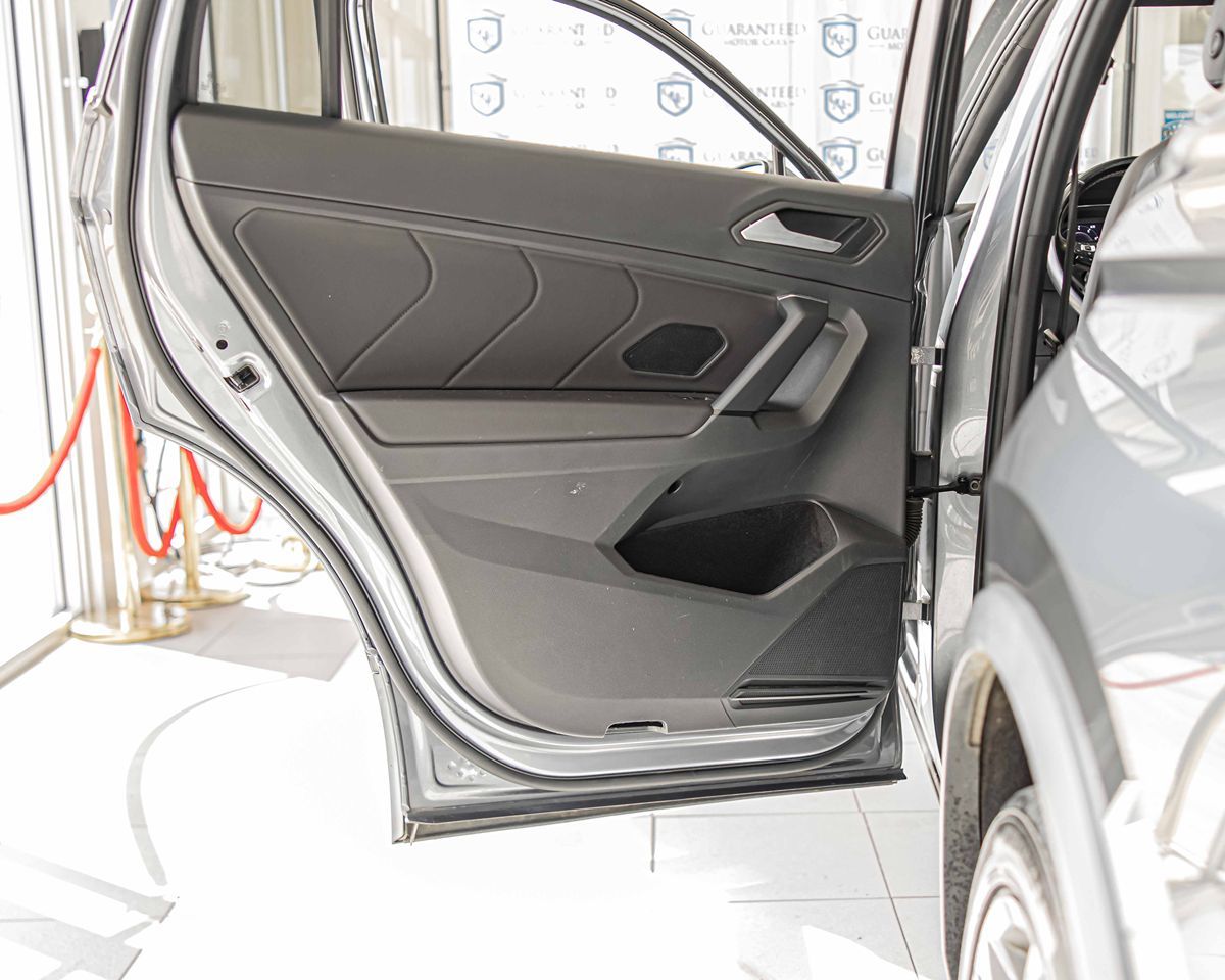 2019 Volkswagen Tiguan SEL Premium photo 29