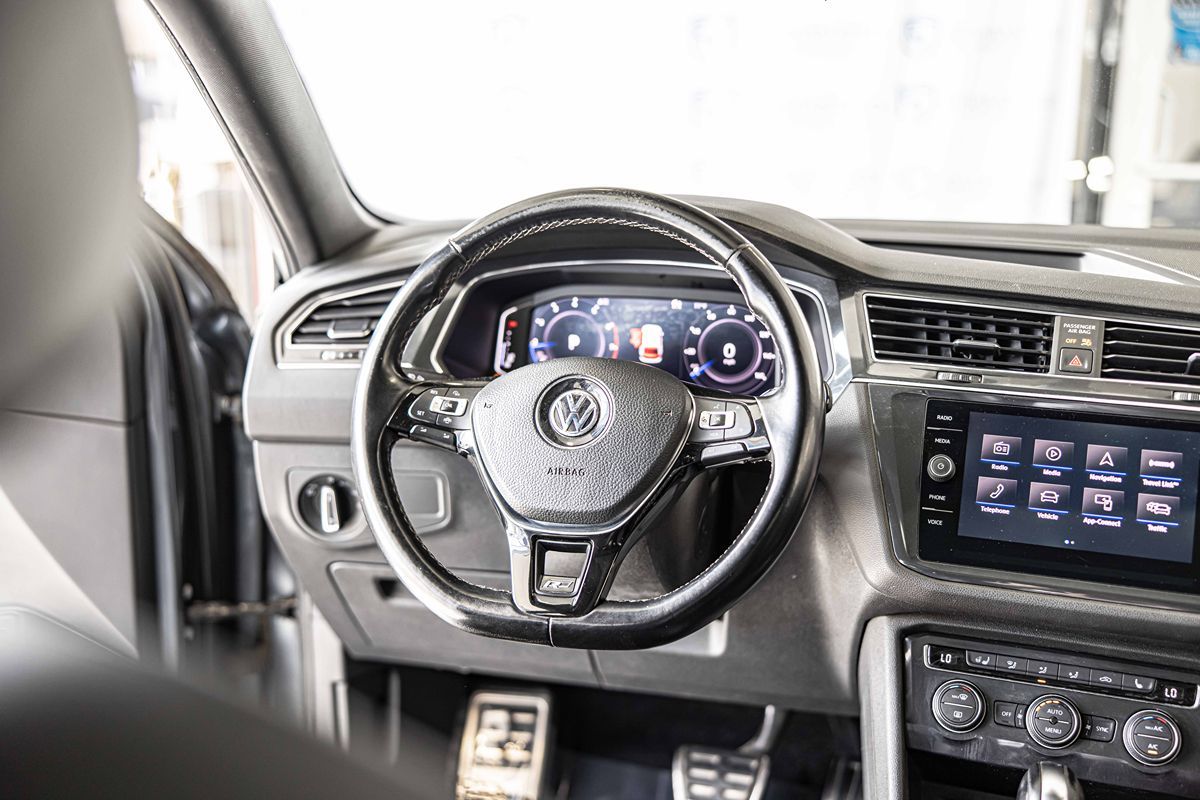 2019 Volkswagen Tiguan SEL Premium photo 30