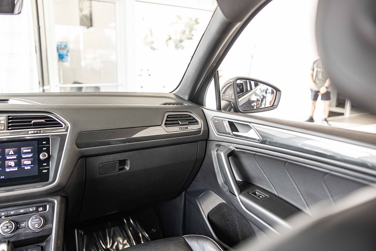 2019 Volkswagen Tiguan SEL Premium photo 32