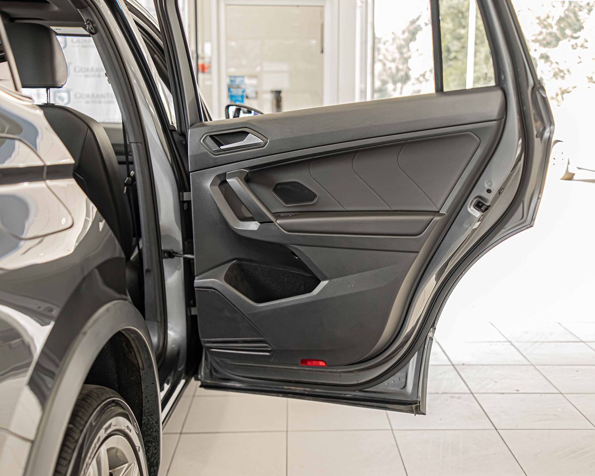 2019 Volkswagen Tiguan SEL Premium photo 33