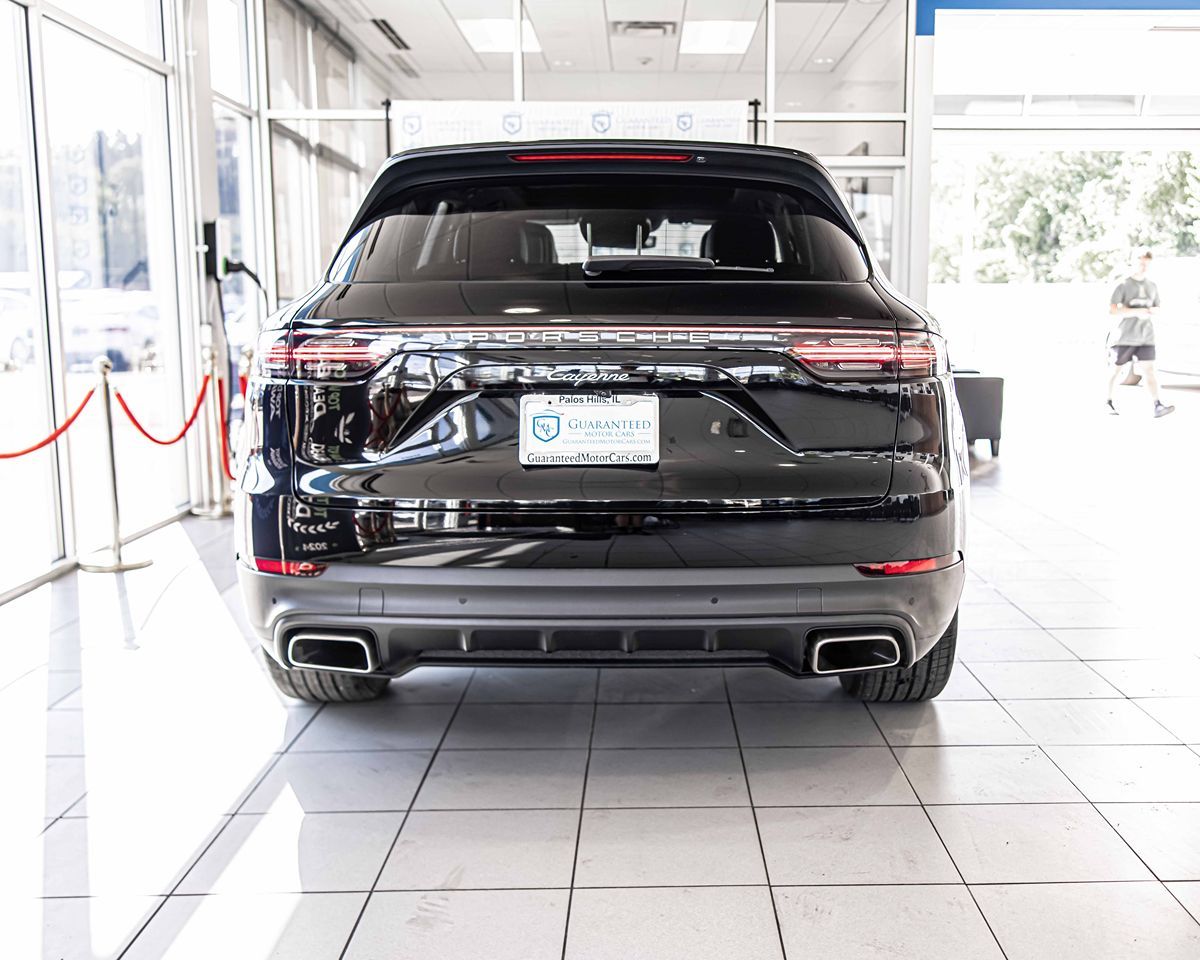 2022 Porsche Cayenne Base photo 13