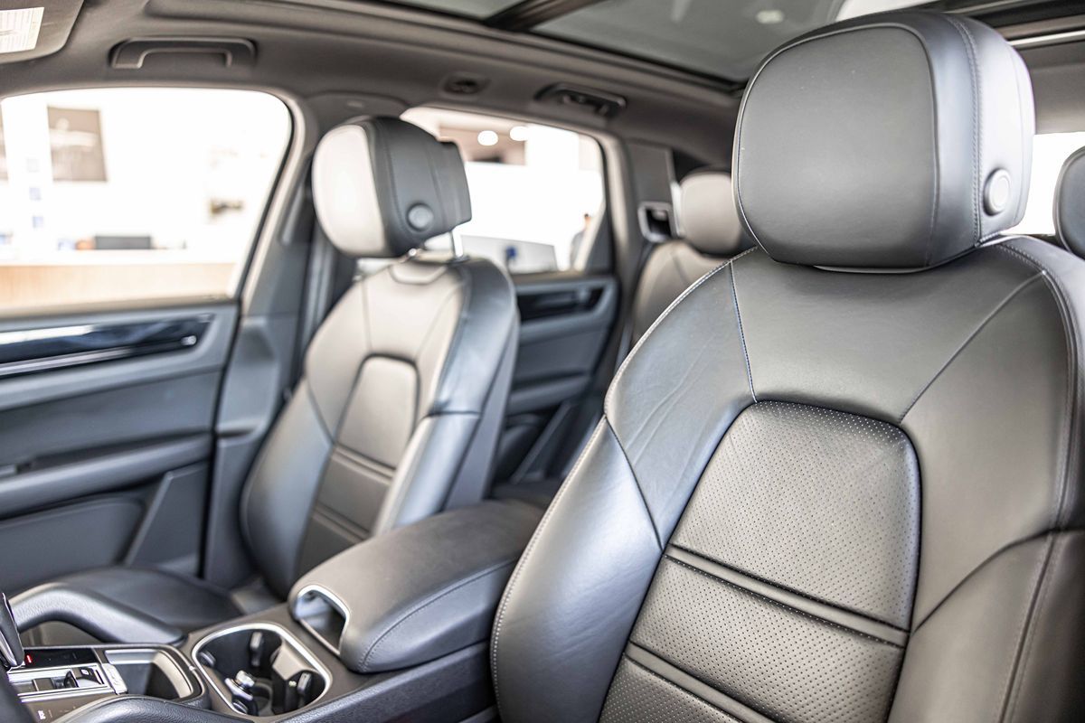 2022 Porsche Cayenne Base photo 17