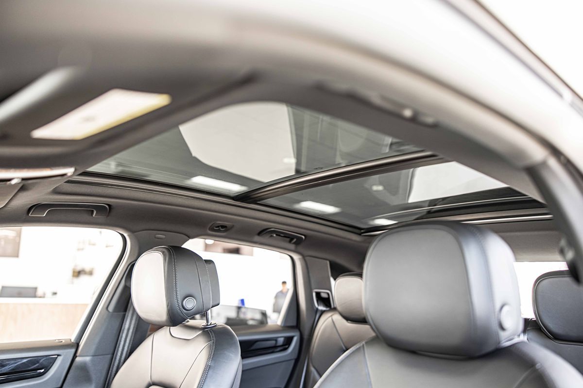 2022 Porsche Cayenne Base photo 18