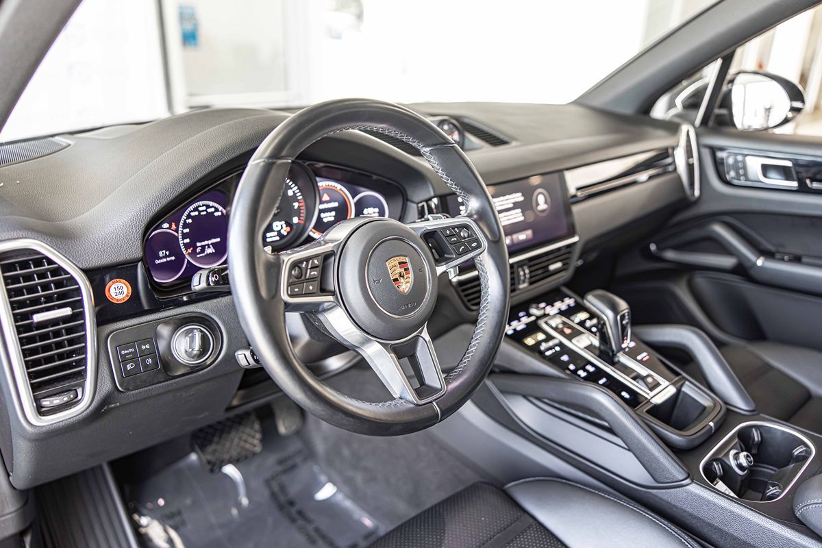 2022 Porsche Cayenne Base photo 19