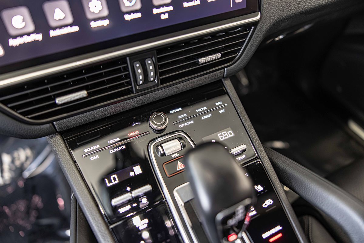 2022 Porsche Cayenne Base photo 27