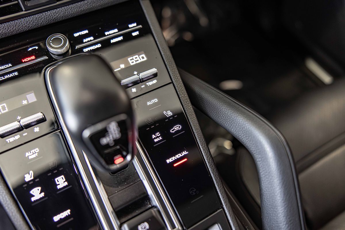 2022 Porsche Cayenne Base photo 29