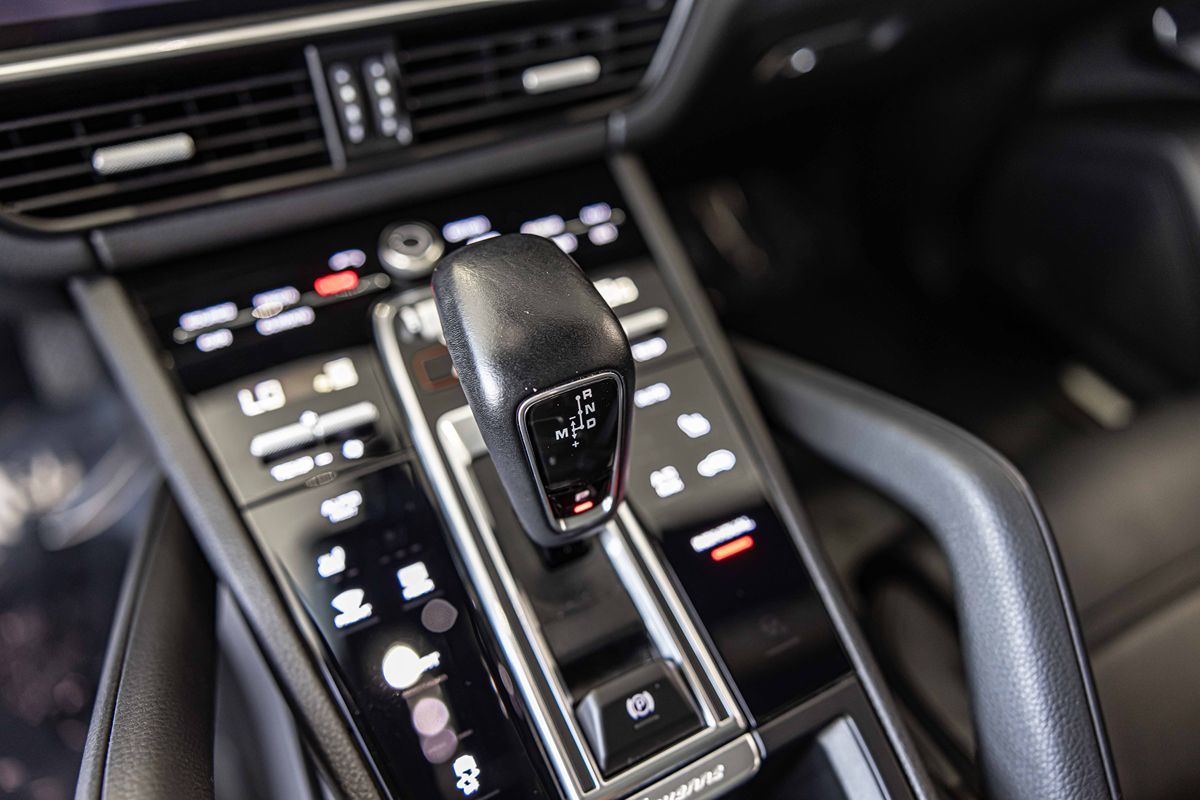 2022 Porsche Cayenne Base photo 30