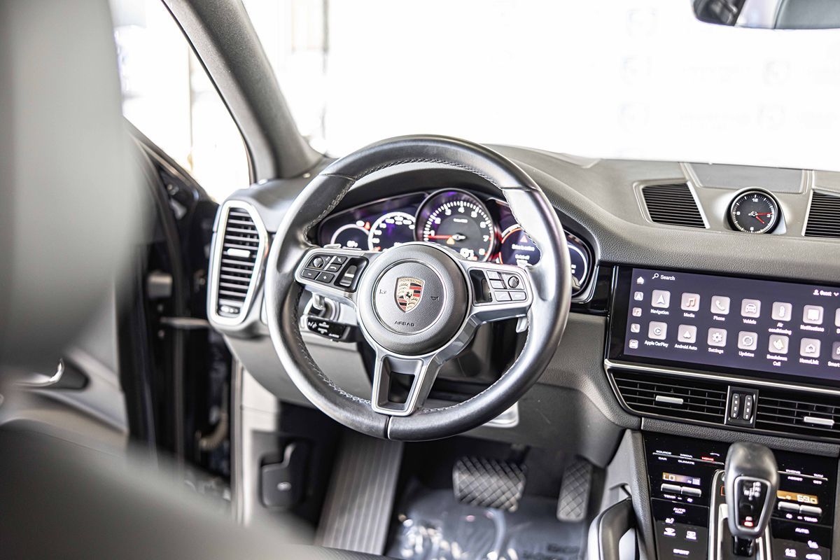 2022 Porsche Cayenne Base photo 36