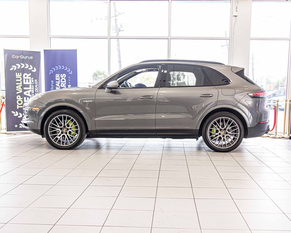 2021 Porsche Cayenne E-Hybrid Base photo 6