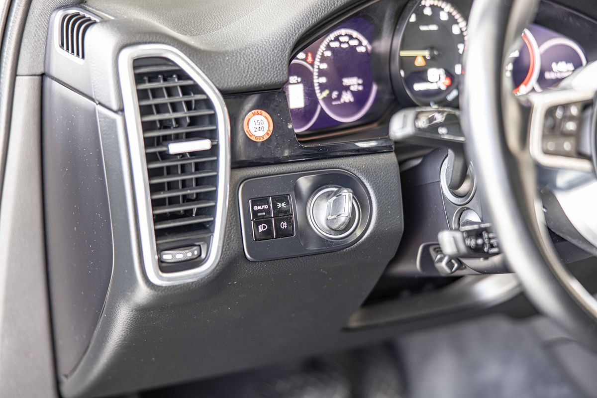 2021 Porsche Cayenne E-Hybrid Base photo 19