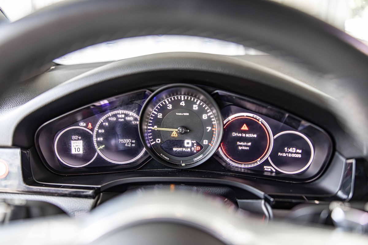 2021 Porsche Cayenne E-Hybrid Base photo 21