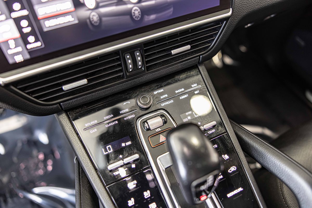 2021 Porsche Cayenne E-Hybrid Base photo 25