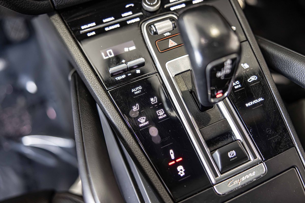 2021 Porsche Cayenne E-Hybrid Base photo 26