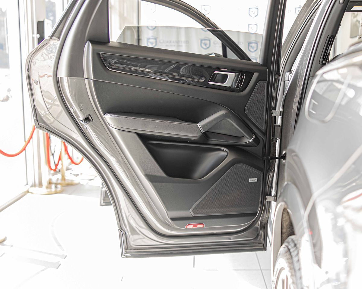 2021 Porsche Cayenne E-Hybrid Base photo 31