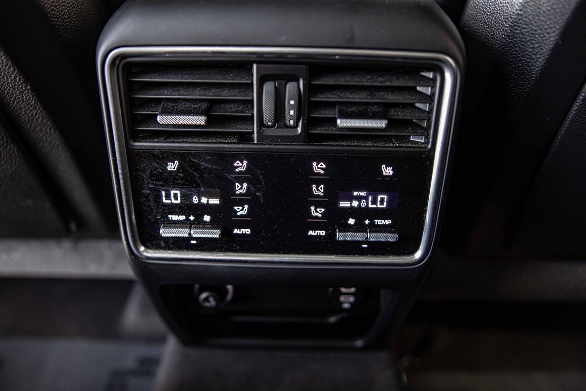 2021 Porsche Cayenne E-Hybrid Base photo 32
