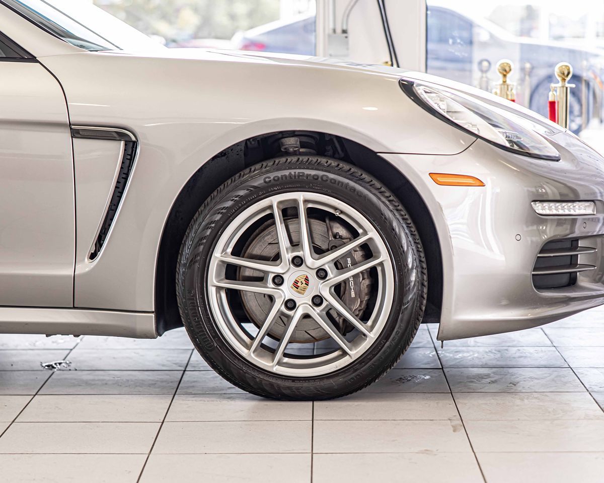 2014 Porsche Cayenne Platinum Edition photo 11