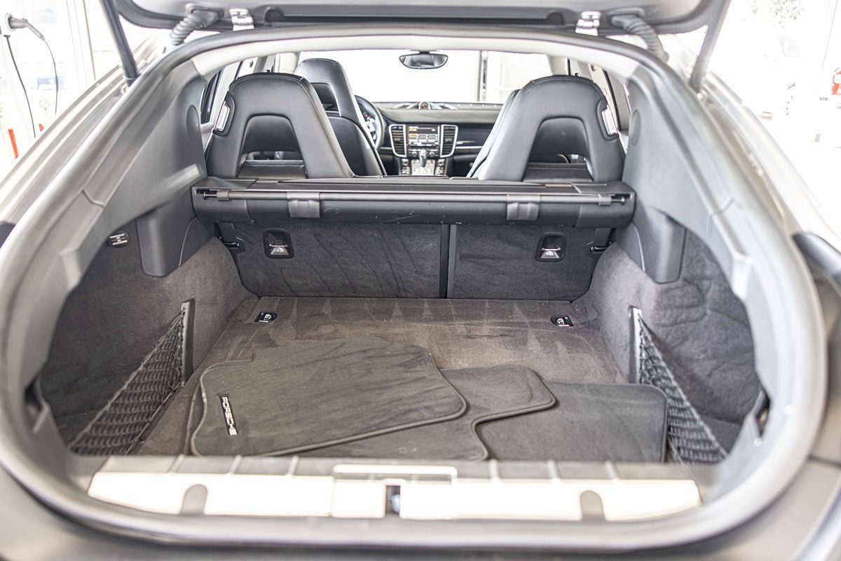 2014 Porsche Cayenne Platinum Edition photo 16