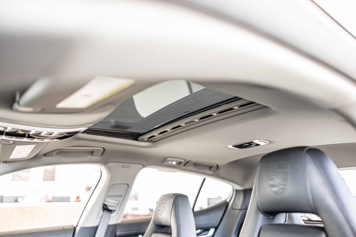 2014 Porsche Cayenne Platinum Edition photo 18