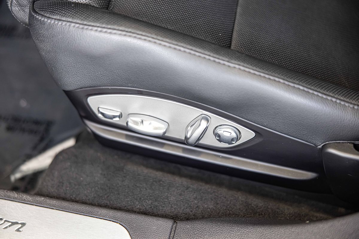 2014 Porsche Cayenne Platinum Edition photo 21