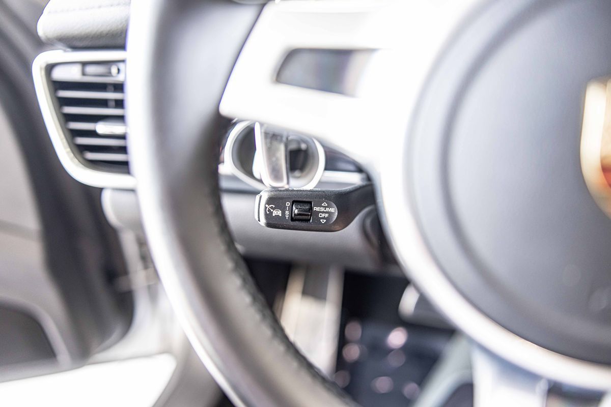 2014 Porsche Cayenne Platinum Edition photo 23