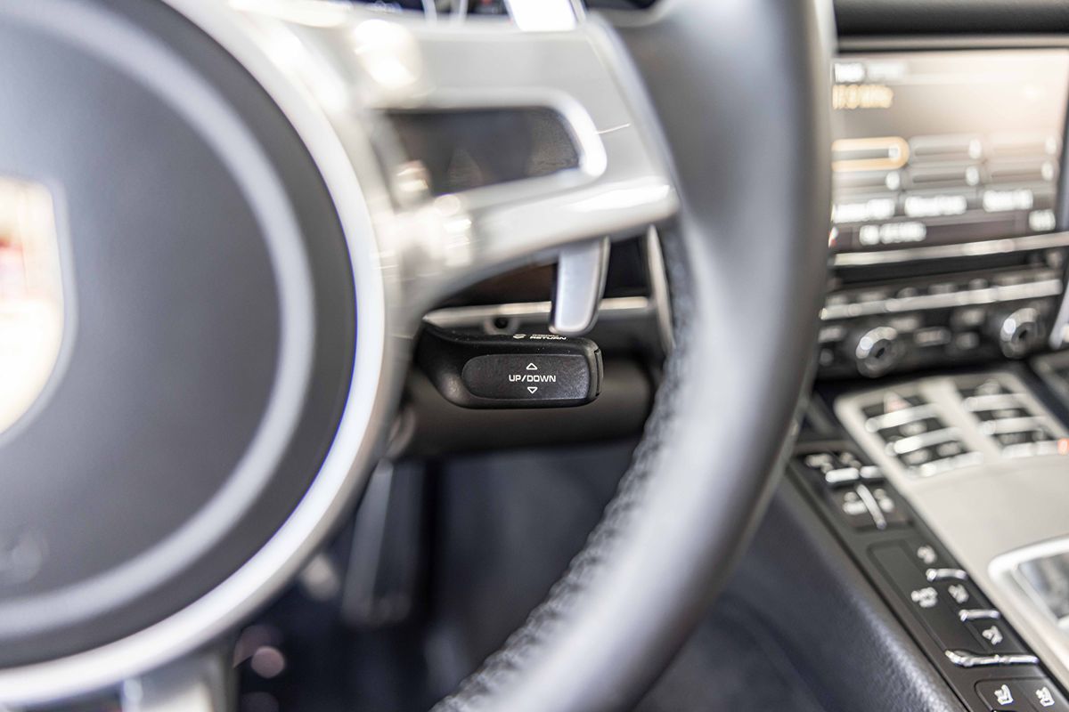 2014 Porsche Cayenne Platinum Edition photo 24