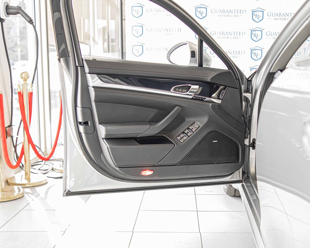 2014 Porsche Cayenne Platinum Edition photo 30