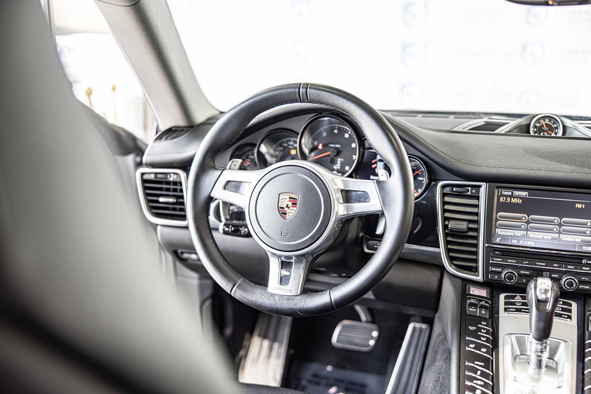 2014 Porsche Cayenne Platinum Edition photo 33