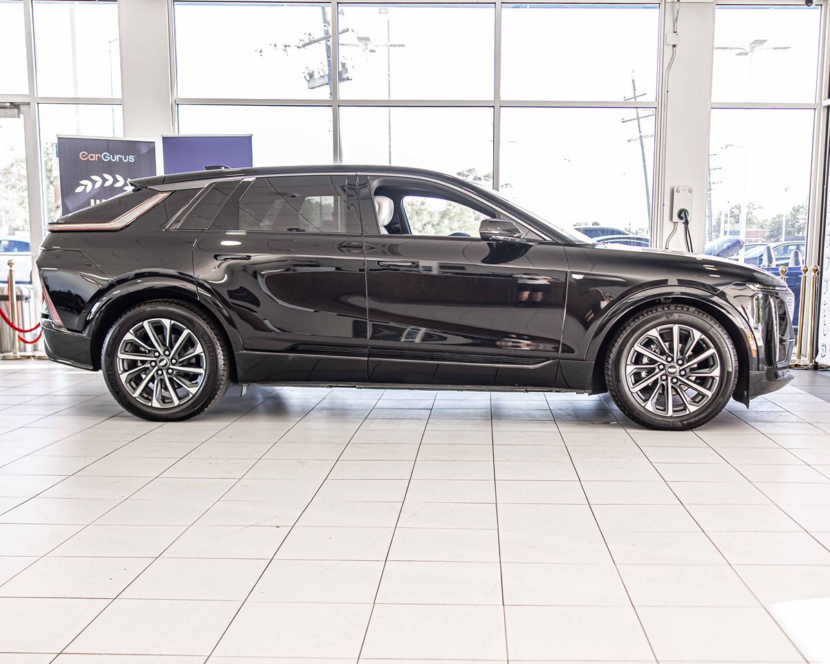 2024 Cadillac Lyriq Sport photo 10