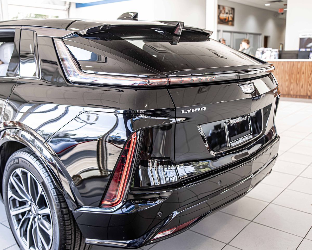 2024 Cadillac Lyriq Sport photo 15
