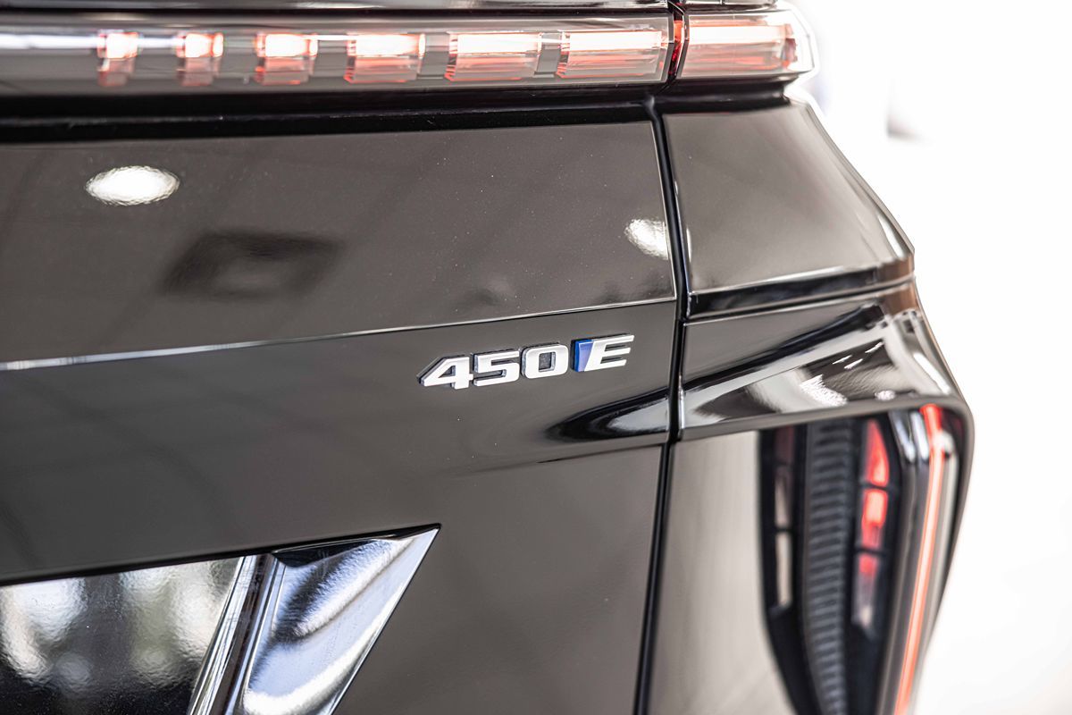 2024 Cadillac Lyriq Sport photo 17