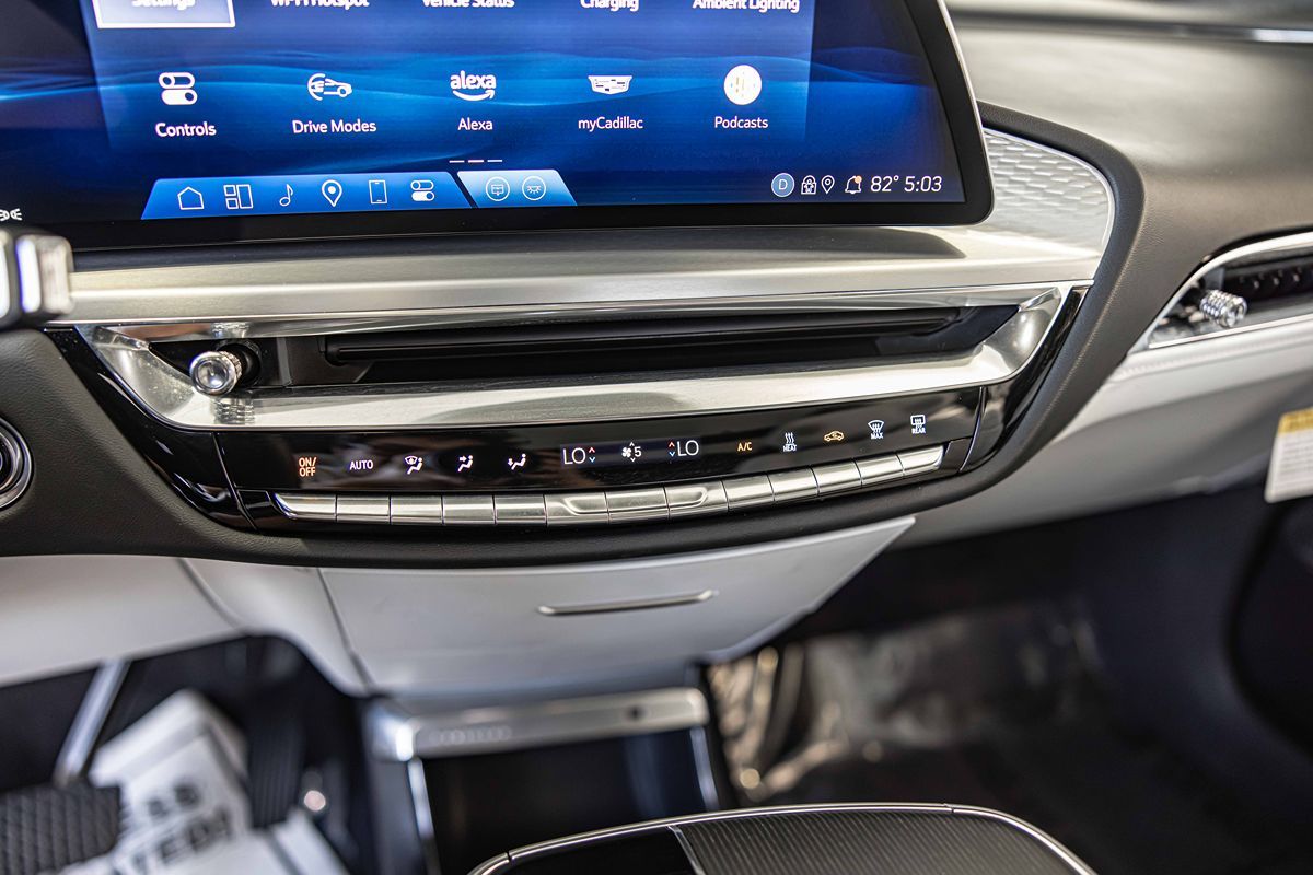2024 Cadillac Lyriq Sport photo 29