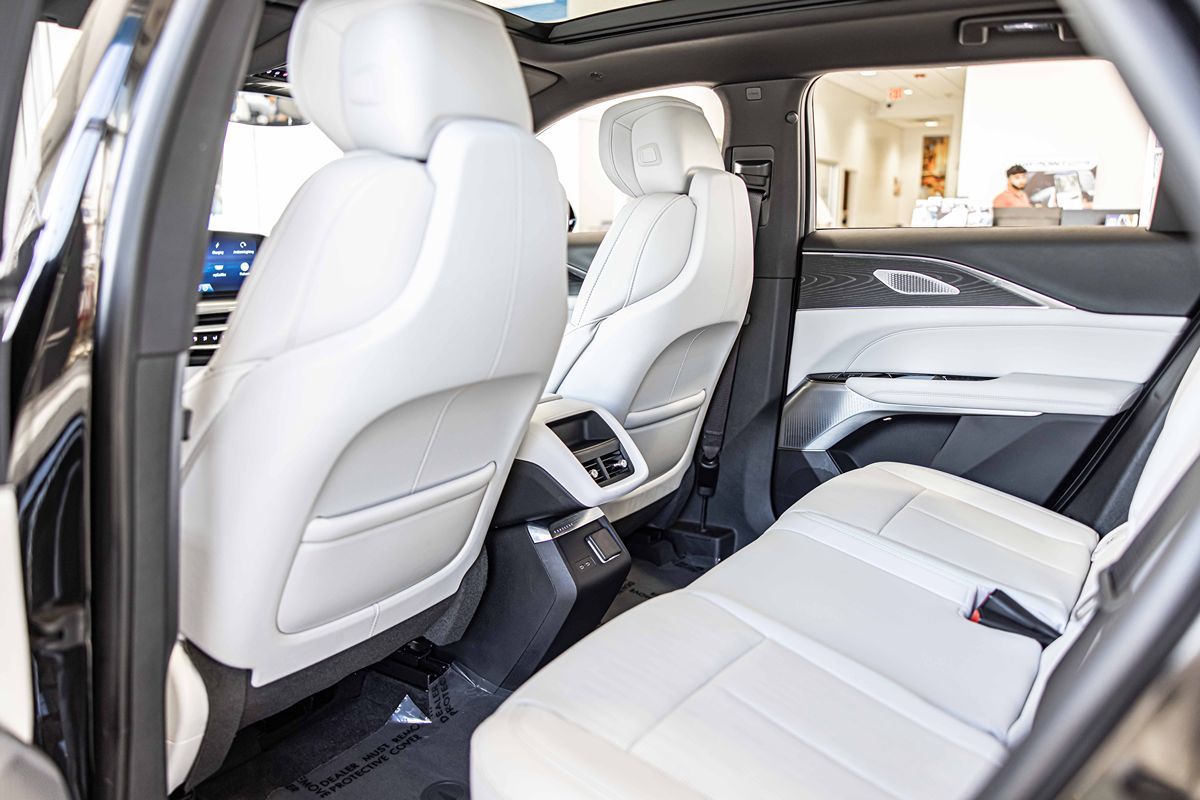 2024 Cadillac Lyriq Sport photo 34