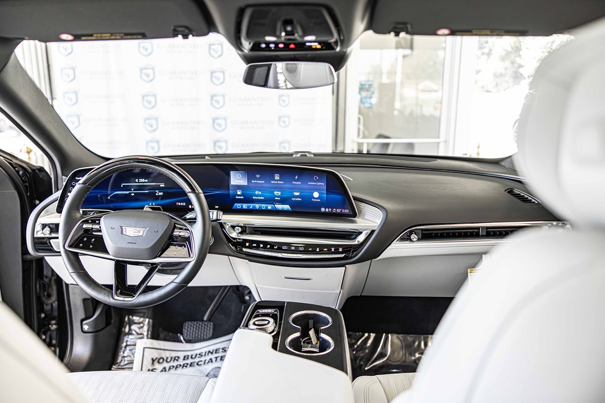2024 Cadillac Lyriq Sport photo 36