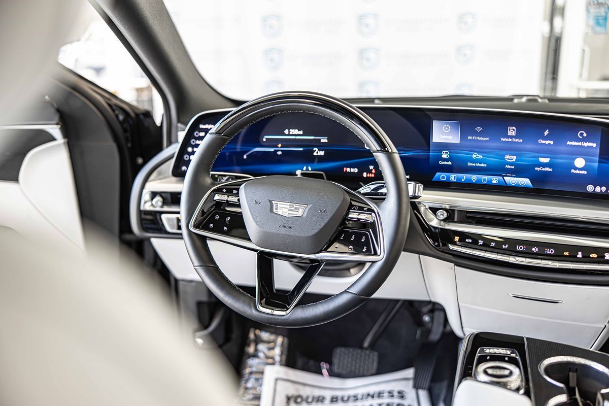 2024 Cadillac Lyriq Sport photo 37
