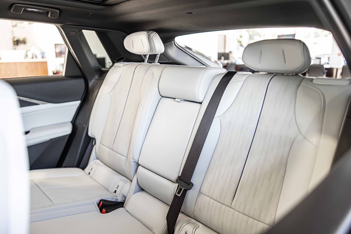 2024 CADILLAC LYRIQ - Image 35