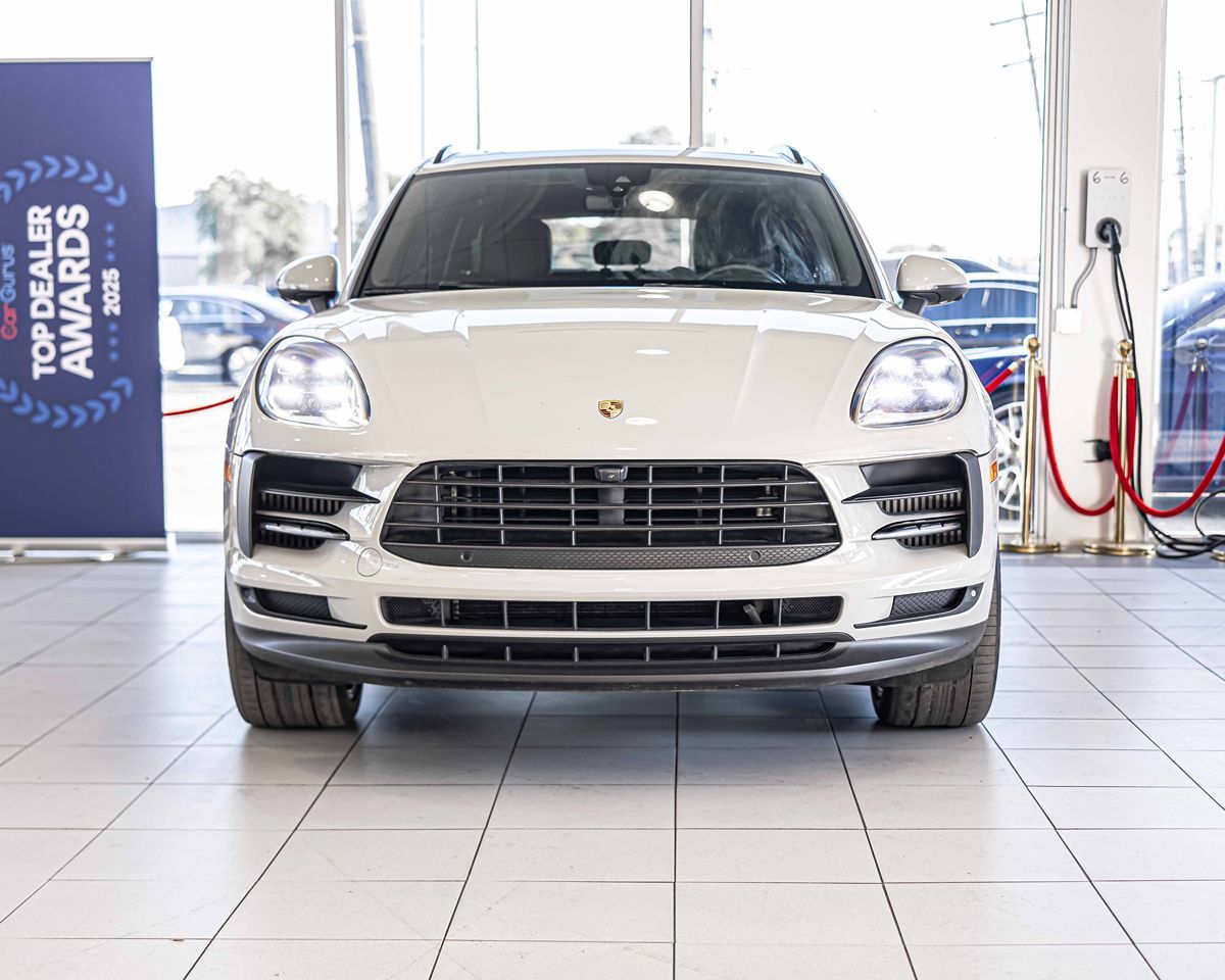 2021 Porsche Macan S photo 2
