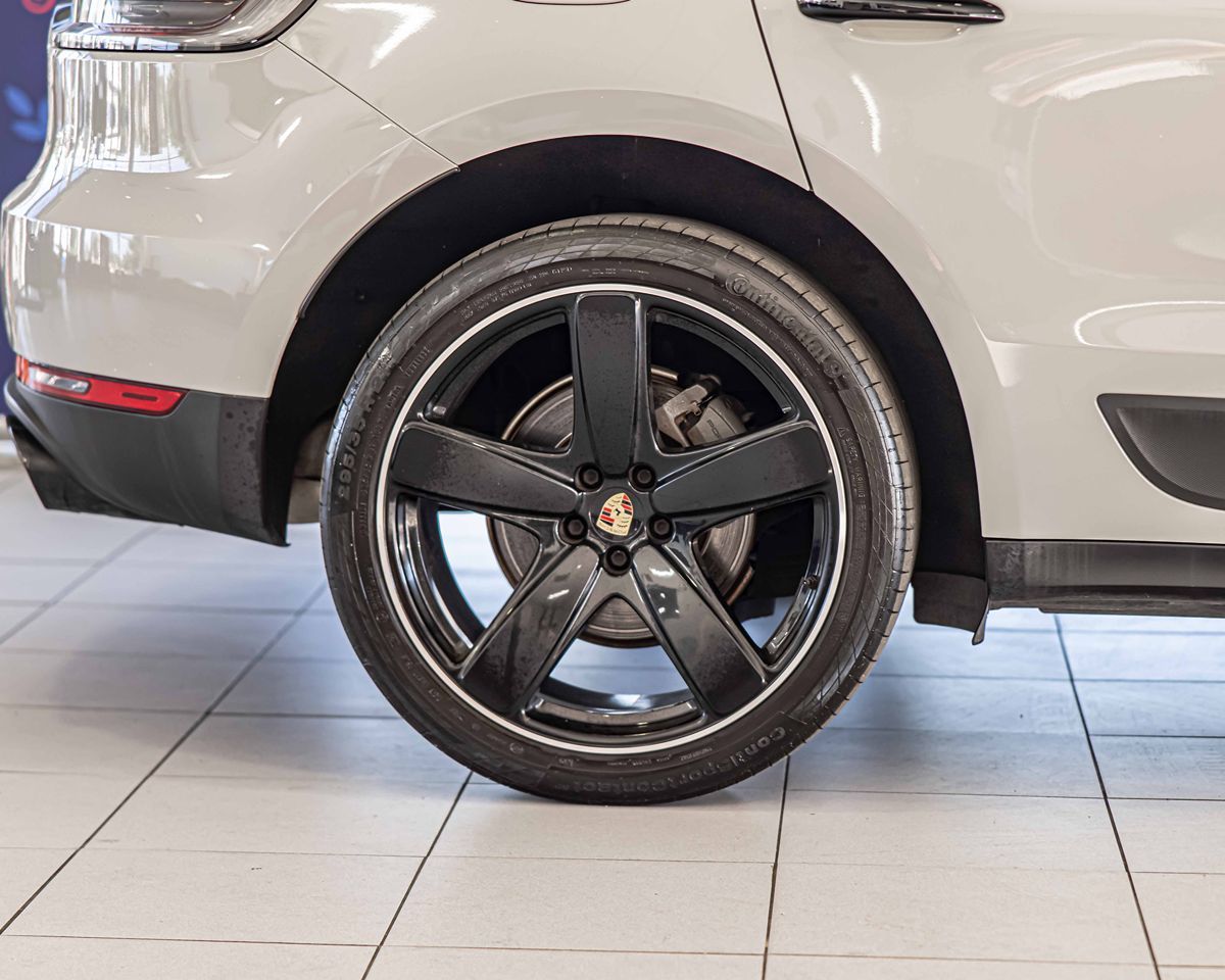 2021 Porsche Macan S photo 12