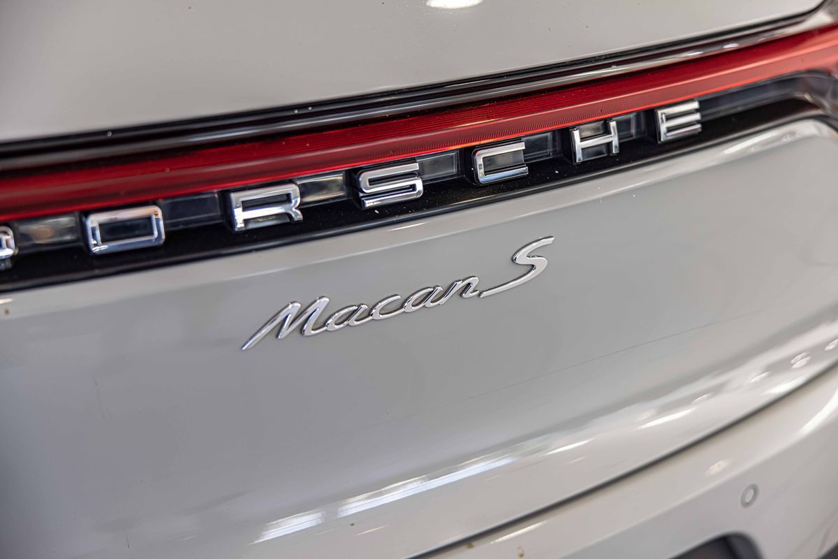 2021 Porsche Macan S photo 16