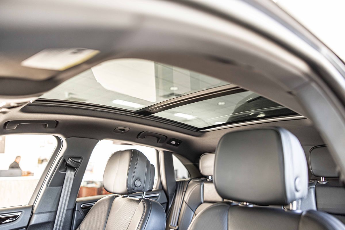 2021 Porsche Macan S photo 18