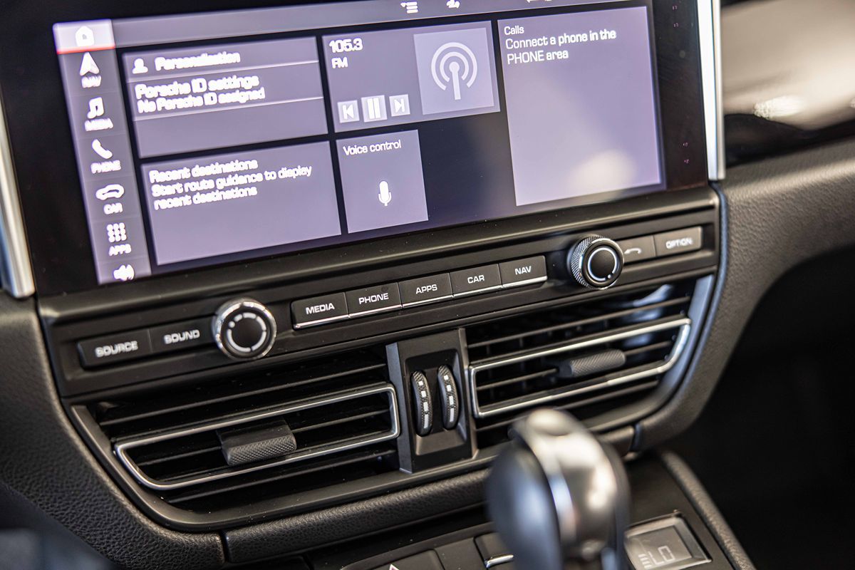 2021 Porsche Macan S photo 25
