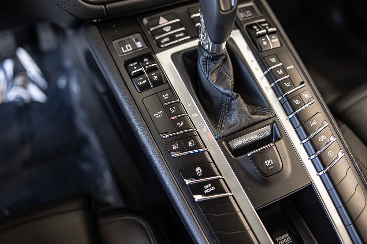 2021 Porsche Macan S photo 26