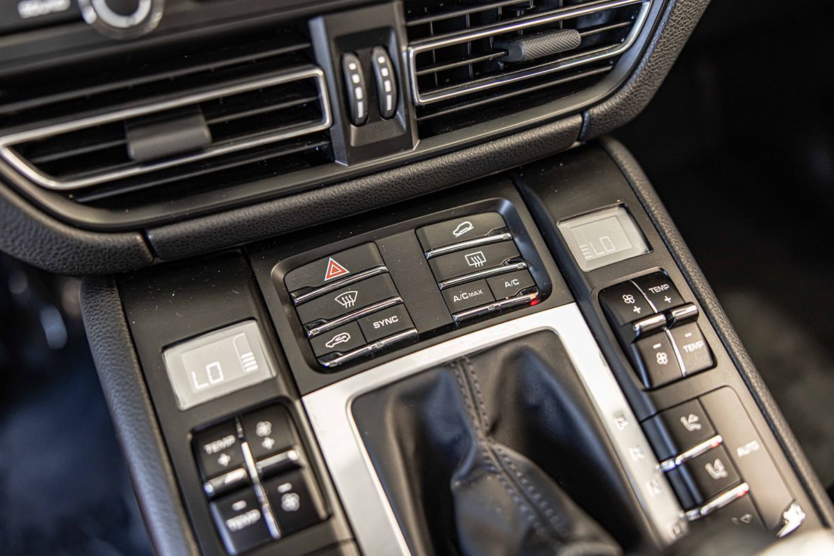 2021 Porsche Macan S photo 28
