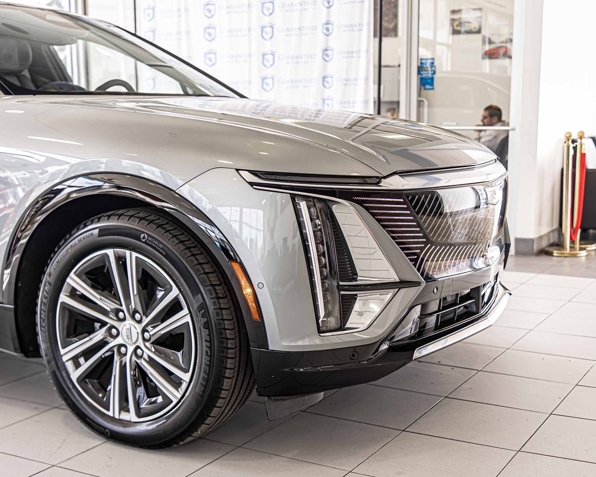 2024 Cadillac Lyriq Luxury photo 3