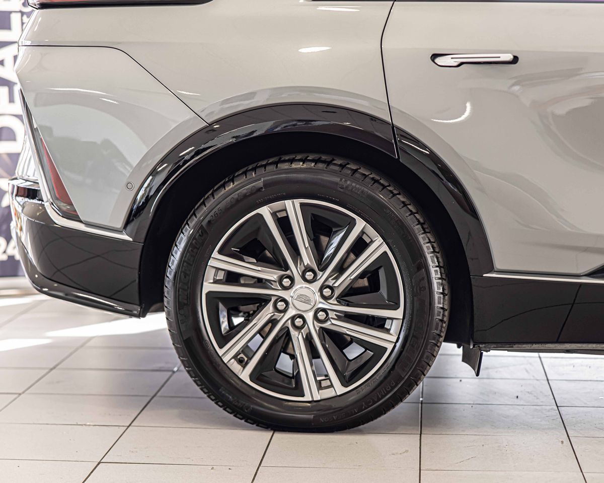 2024 Cadillac Lyriq Luxury photo 11