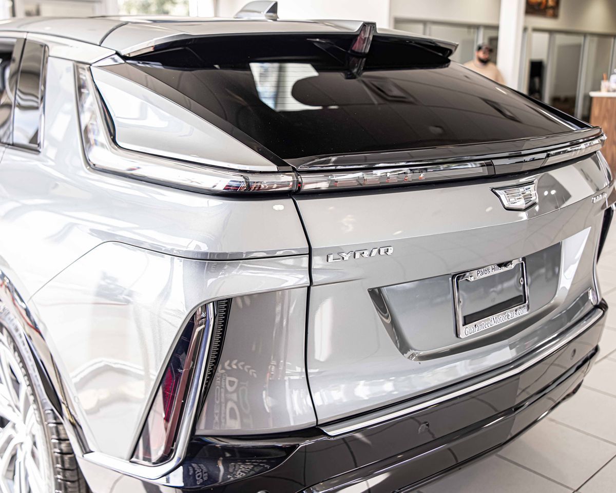 2024 Cadillac Lyriq Luxury photo 14