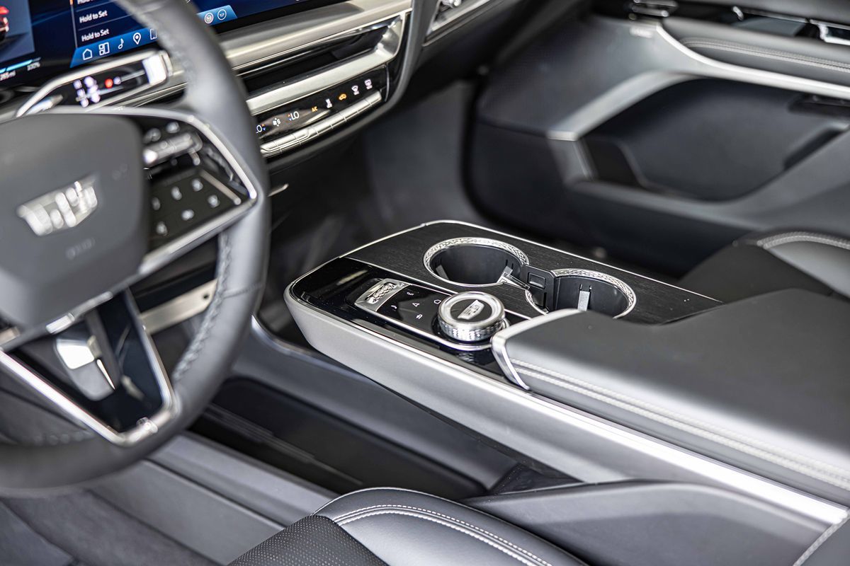 2024 Cadillac Lyriq Luxury photo 23