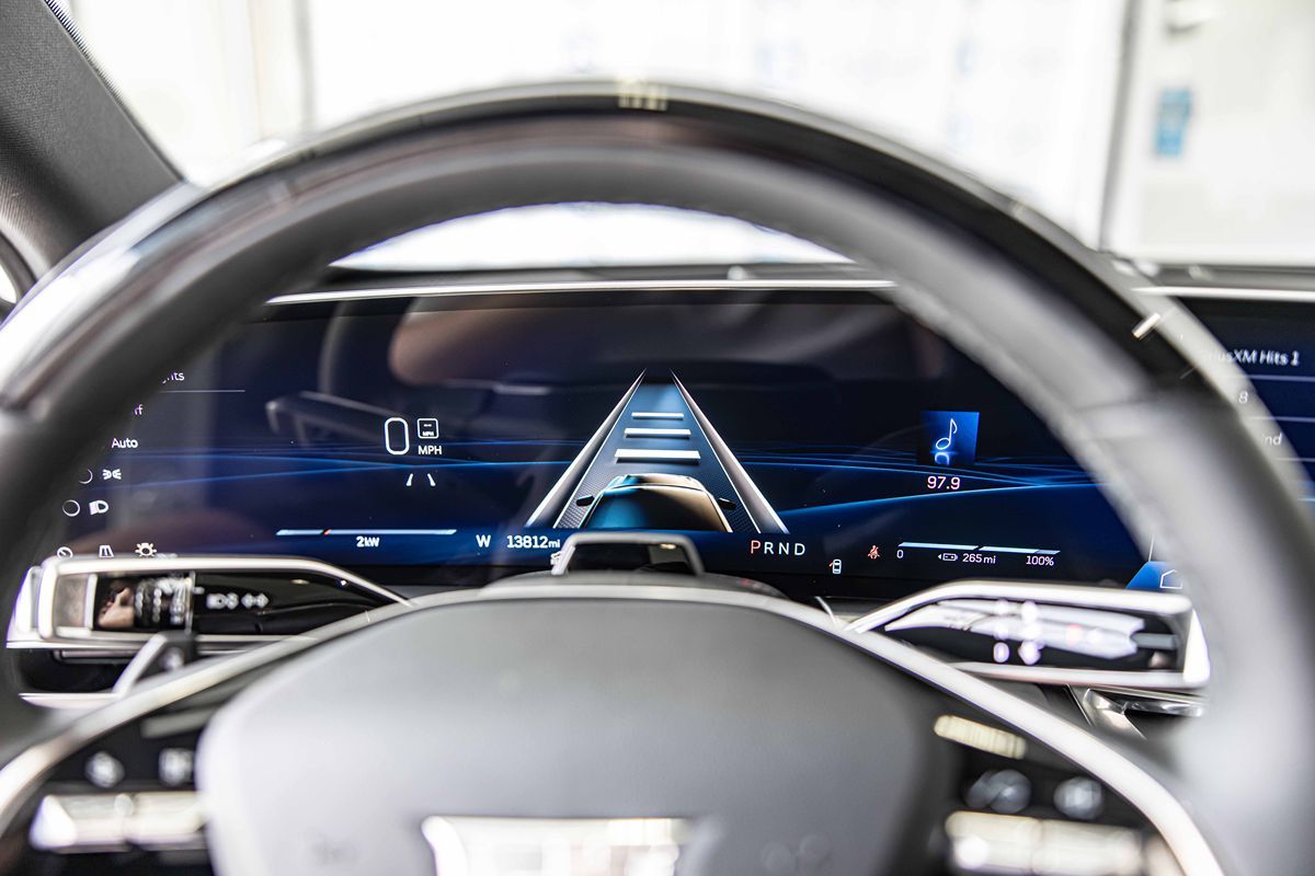 2024 Cadillac Lyriq Luxury photo 24