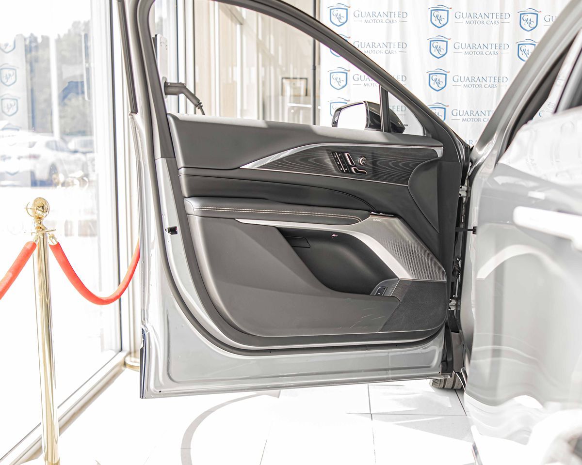 2024 Cadillac Lyriq Luxury photo 31